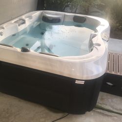 Aqua Paradise - Jacuzzi Hot Tubs - San Diego