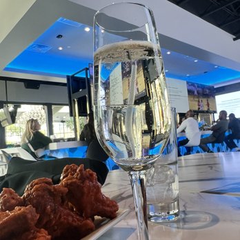 Heights Social - Prosecco - Bars Near Me - Houston, Texas Heights Social - Prosecco - Bars Near Me - Houston, Texas