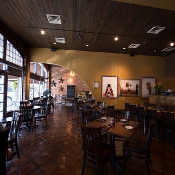 Biscottis - Dining area. - American Near Me - Jacksonville, Florida