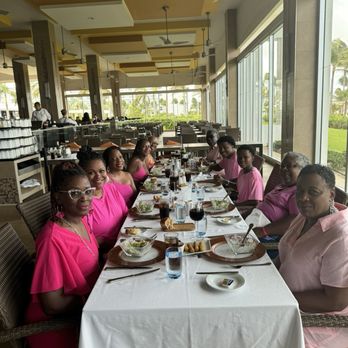 Hotel Riu Dunamar - Family dinner at the steakhouse. - Hotels Near Me - Cancun, ROO