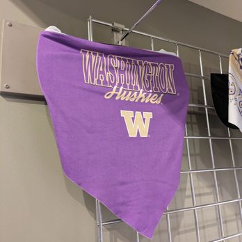 University Book Store - Yunjin wore this during Encore - Bookstores Near Me - Seattle, Washington University Book Store - Yunjin wore this during Encore - Bookstores Near Me - Seattle, Washington