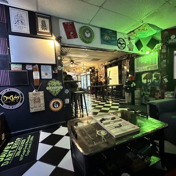 No.3 Craft Beer Bar - the interior - Beer Bar Near Me - Cape Coral, Florida No.3 Craft Beer Bar - the interior - Beer Bar Near Me - Cape Coral, Florida