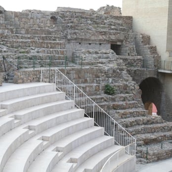 Teatro Romano - Oda al mal gusto tras la "restauración" del teatro romano de Sagunto. - Landmarks & Historical Buildings Near Me - Sagunto, V