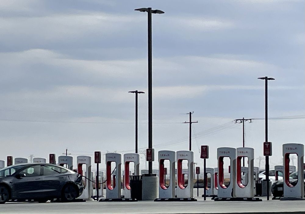 TESLA SUPERCHARGER Updated August 2024 21 Photos 33341 Bernard Dr, Kettleman City