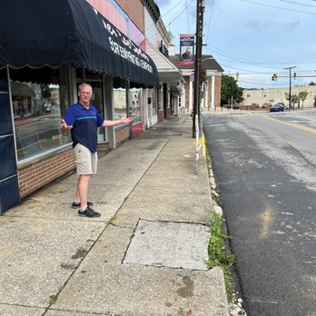Cafe One Ten - Plenty of parking - American Near Me - Oak Hill, West Virginia