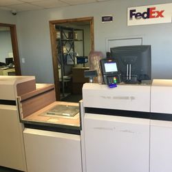 FedEx Ship Center