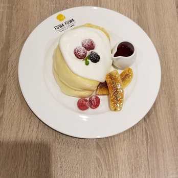 Fluffy Fluffy Dessert Cafe - Raspberry chocolate lava ($14.30) - Desserts Near Me - Toronto, Ontario Fluffy Fluffy Dessert Cafe - Raspberry chocolate lava ($14.30) - Desserts Near Me - Toronto, Ontario