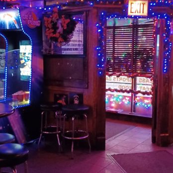Sluggers World Class Sports Bar - Sports Bars Near Me - Chicago, Illinois Sluggers World Class Sports Bar - Sports Bars Near Me - Chicago, Illinois