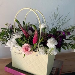 Flower arrangement