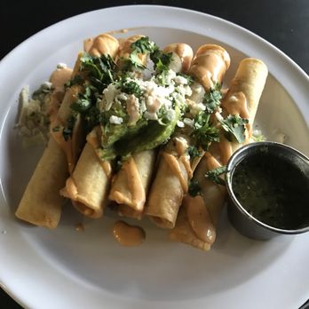 Seis Kitchen - Mexican Near Me - Tucson, Arizona