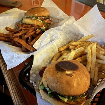 Moses McQueens - Caribbean burger - Bars Near Me - Fresno, California Moses McQueens - Caribbean burger - Bars Near Me - Fresno, California