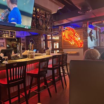 Surfing Crab - The bar area - Seafood Near Me - Escondido, California