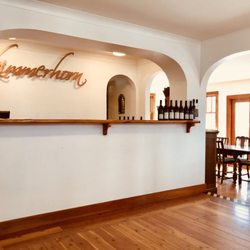 Skimmerhorn Winery & Vineyard