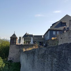 Marksburg Schänke - Blick auf die Burgschänke Terasse
