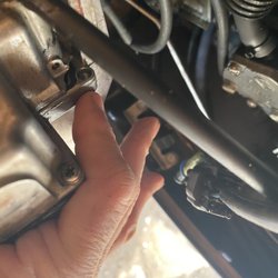 Sierra Sport & Marine - The broken corner of the top of the tank, exposing the O ring and eliminating the screw.