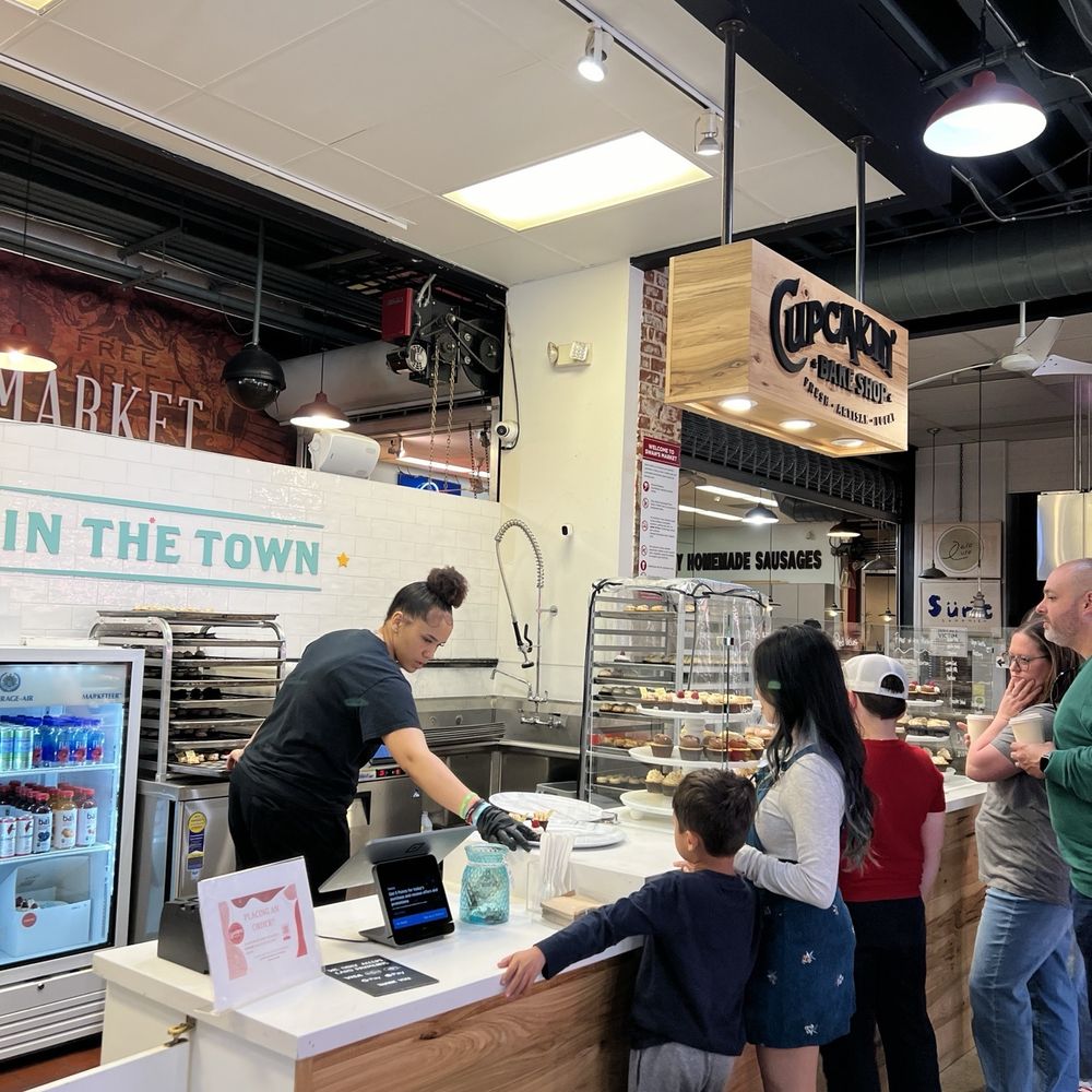 Cupcakin' Bake Shop - Inside - Cupcakes Near Me - Oakland, California