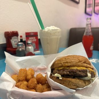 Hunky's Hamburgers - Bison burger - Burgers Near Me - Dallas, Texas