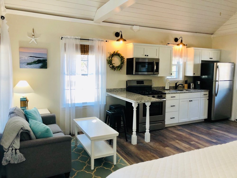 CAPE COTTAGE INN Updated July 2024 29 Photos & 17 Reviews 756 US