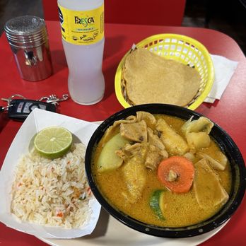 Rincon Catracho - Sopa de mondongo con coco al estilo sureño - Honduran Near Me - Bossier City, Louisiana Rincon Catracho - Sopa de mondongo con coco al estilo sureño - Honduran Near Me - Bossier City, Louisiana