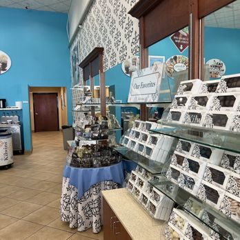 Kilwins Ice Cream - Chocolate - Fudge - Assorted packaged chocolates - Ice Cream & Frozen Yogurt Near Me - Atlanta, Georgia