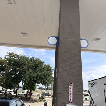 Chevron - No numbers  is visible  from the inside of the gas station and if you ask they treat you like shit , stupid gas station - Gas Stations Near Me - Plano, Texas
