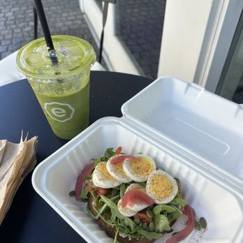 Earthbar - Toast with egg added - Juice Bars & Smoothies Near Me - Berkeley, California