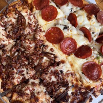 Giordano's - Chicago Classic - Thin Crust Bacon BBQ Chicken - Thin Crust - Pizza Near Me - Rosemont, Illinois Giordano's - Chicago Classic - Thin Crust Bacon BBQ Chicken - Thin Crust - Pizza Near Me - Rosemont, Illinois