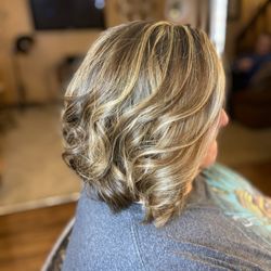Linda's Original Hairworks Salon