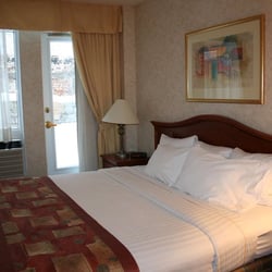SpringHill Suites by Marriott Old Montreal - Queen Size Bed