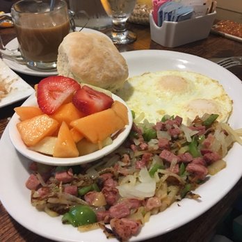 Rusty Pelican Cafe - Corned beef hash - a bit different. - Desserts Near Me - Mill Creek, Washington