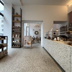 Joseph - Entry to larger seating area