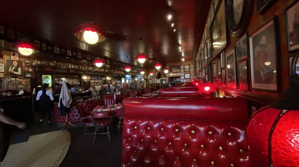 Harry's Plaza Cafe by null