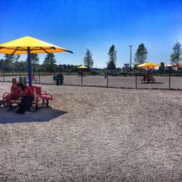 Covered area with benches for this hot days! Covered area with benches for this hot days!