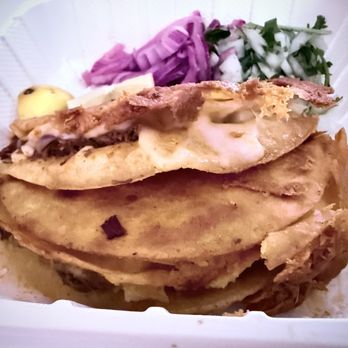 Niko's Red Tacos - Kesi-Taco Birria - Food Trucks Near Me - Los Angeles, California