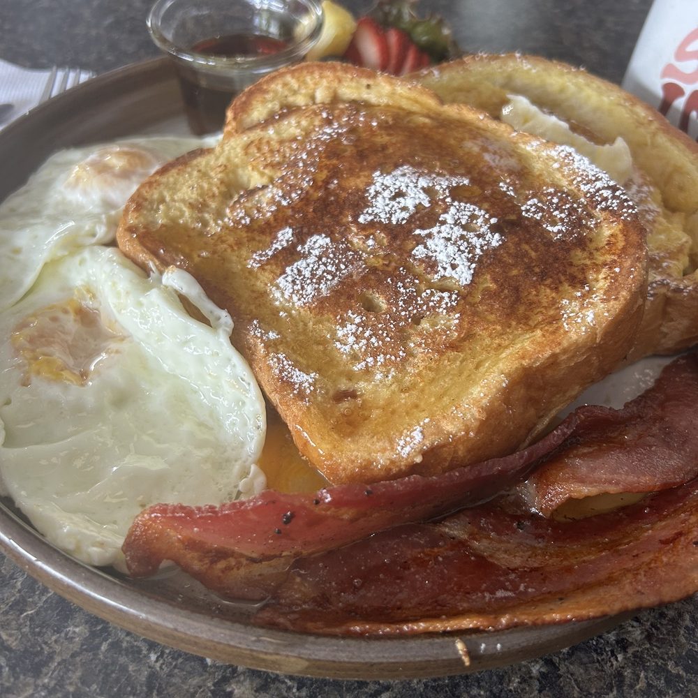 Joe Mamas - French toast - Comfort Food Near Me - Palmer Lake, Colorado Joe Mamas - French toast - Comfort Food Near Me - Palmer Lake, Colorado
