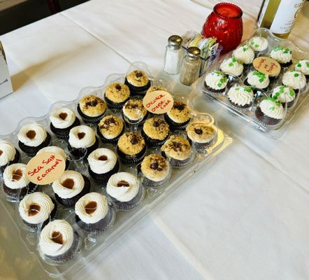 James & the Giant Cupcake by null