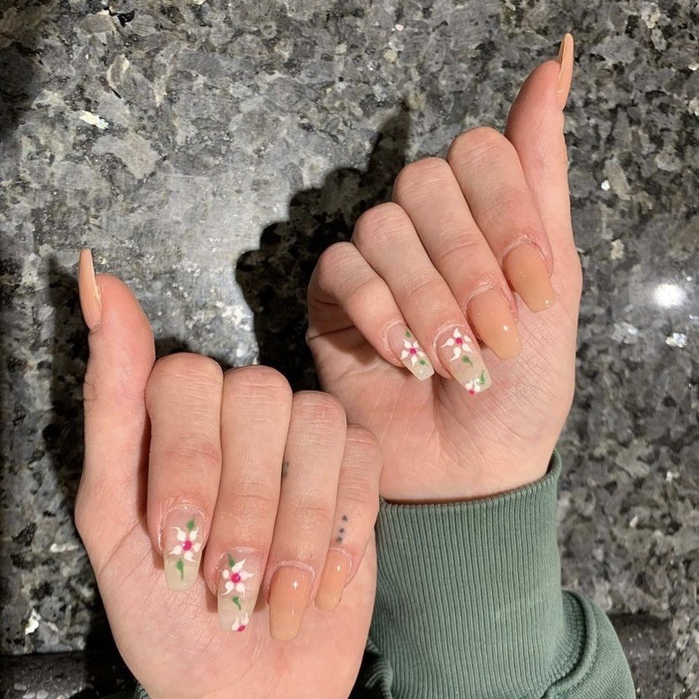 Fresh Nails - Danny's flower design, from a couple weeks ago - Nail Salons Near Me - Toronto, Ontario