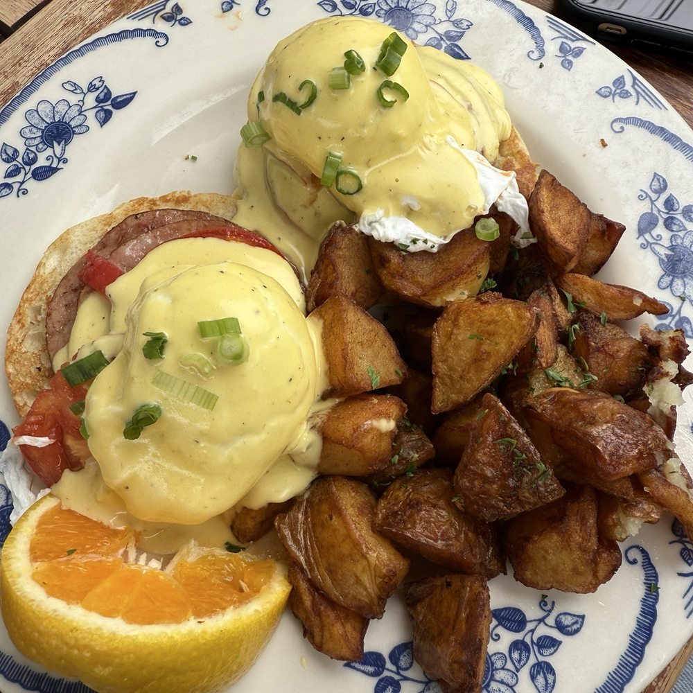 Mymy - Classic Eggs Benedict - Breakfast & Brunch Near Me - San Francisco, California Mymy - Classic Eggs Benedict - Breakfast & Brunch Near Me - San Francisco, California