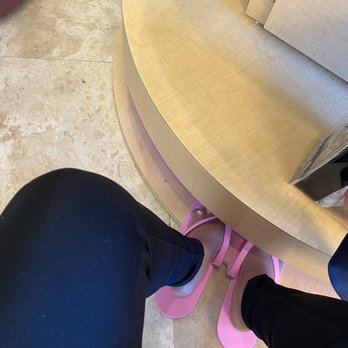 Anthony Vince' Nail Spa - Drying station - Nail Salons Near Me - Chesapeake, Virginia