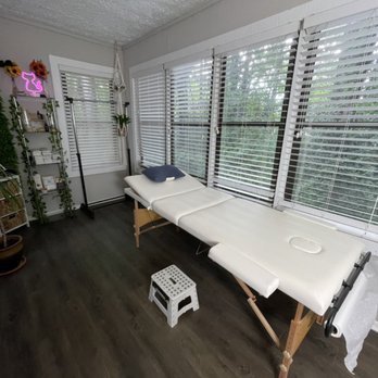 Sphynx Wax Studio - Sanitary wax service area! Cool vibes and nice tree view. - Waxing Near Me Sphynx Wax Studio - Sanitary wax service area! Cool vibes and nice tree view. - Waxing Near Me