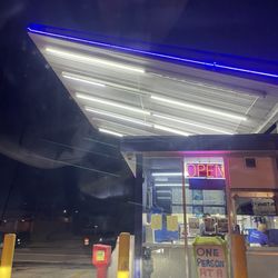 Uncle Nick's - Exterior