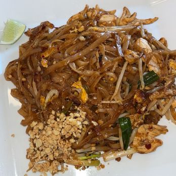 Mercy Thai Restaurant - Pad Thai (Chicken) - Thai Near Me - Council Bluffs, Iowa