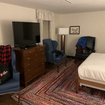 Williamsburg Inn - Good size tv and room. - Hotels Near Me - Williamsburg, Virginia Williamsburg Inn - Good size tv and room. - Hotels Near Me - Williamsburg, Virginia