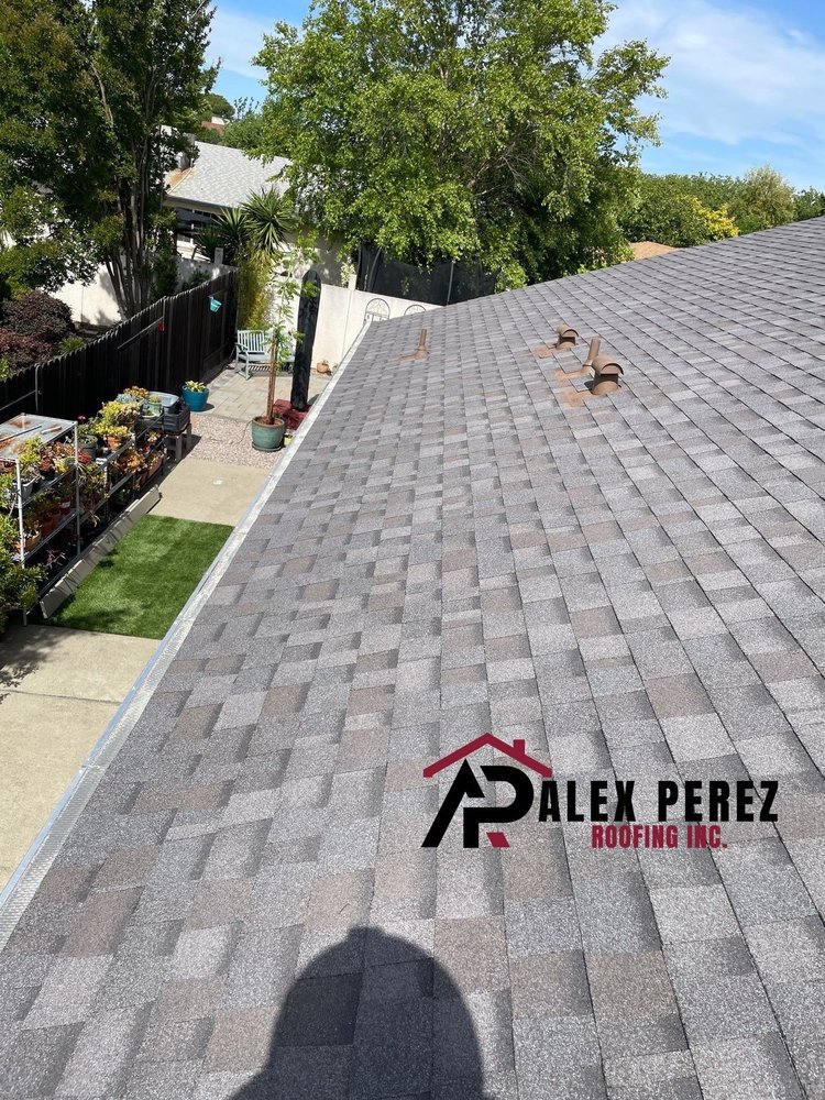 Slide of Alex Perez's Roofing