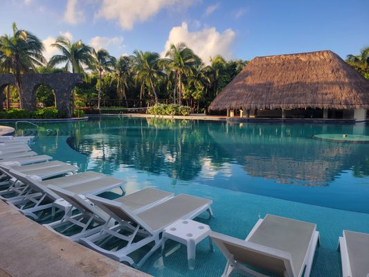 Valentin Imperial Riviera Maya by null