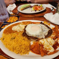 MX 30 30 - Chilaquiles plate with steak