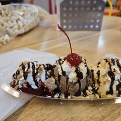 Mimi & Papa's Gourmet Popcorn and Sweet Shop