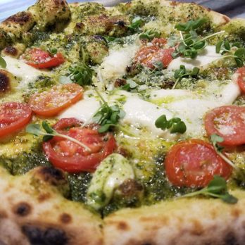 Sixty Vines - Margherita pizza - 5/5 - New American Near Me - Plano, Texas Sixty Vines - Margherita pizza - 5/5 - New American Near Me - Plano, Texas