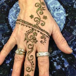Castle Art & Import - Henna hand