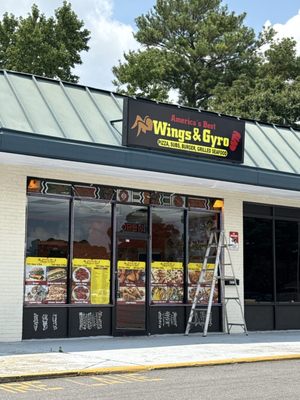 America’s Best Wings & Gyro